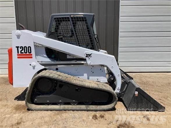 Bobcat T200 Krautuvai su šoniniu pasukimu