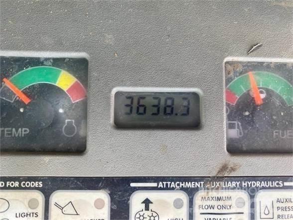 Bobcat T250 Krautuvai su šoniniu pasukimu