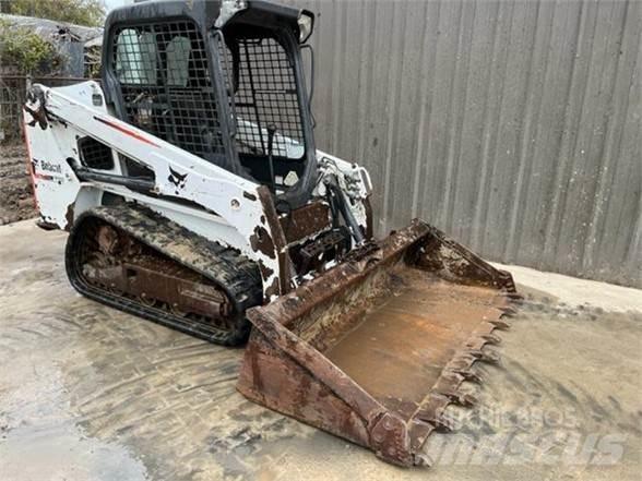 Bobcat T450 Krautuvai su šoniniu pasukimu