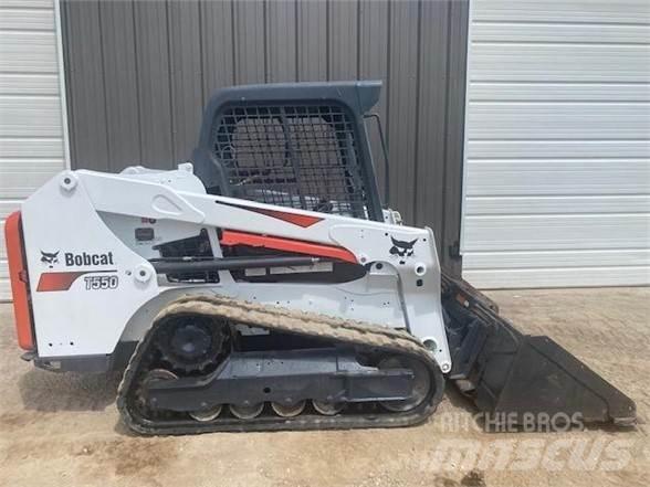 Bobcat T550 Krautuvai su šoniniu pasukimu