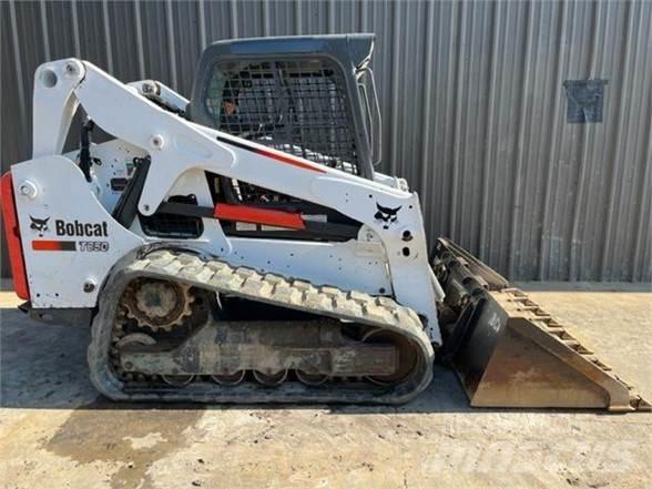Bobcat T650 Krautuvai su šoniniu pasukimu