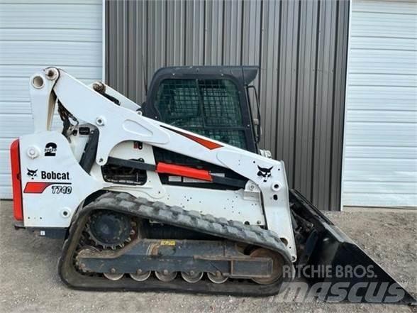 Bobcat T740 Krautuvai su šoniniu pasukimu