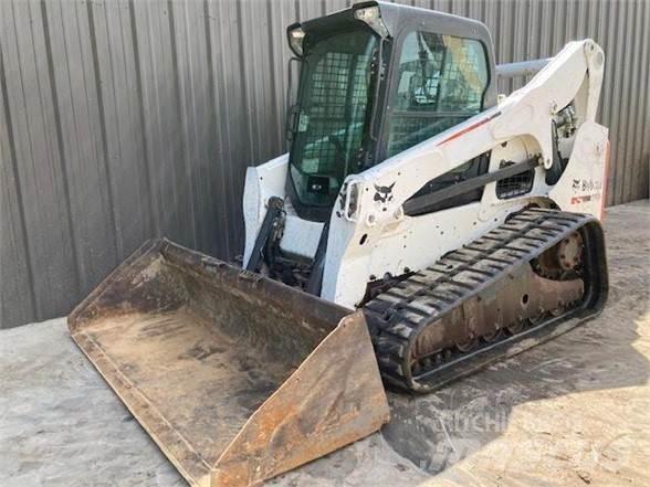 Bobcat T750 Krautuvai su šoniniu pasukimu