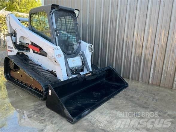 Bobcat T750 Krautuvai su šoniniu pasukimu