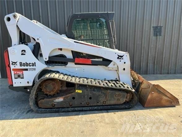 Bobcat T870 Krautuvai su šoniniu pasukimu