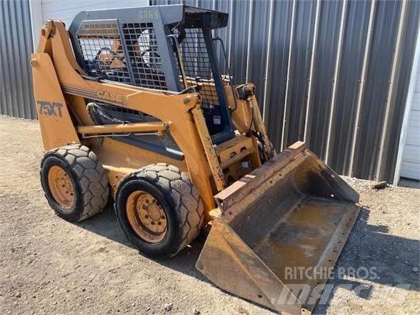CASE 75XT Krautuvai su šoniniu pasukimu