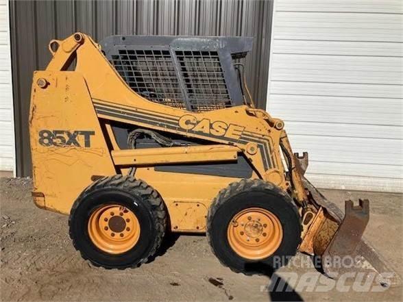 CASE 85XT Krautuvai su šoniniu pasukimu