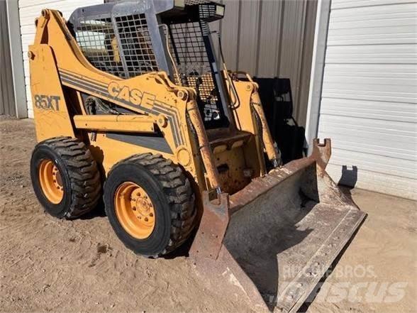 CASE 85XT Krautuvai su šoniniu pasukimu