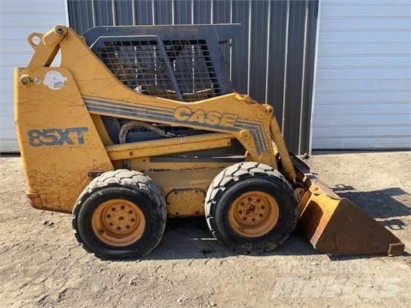 CASE 85XT Krautuvai su šoniniu pasukimu
