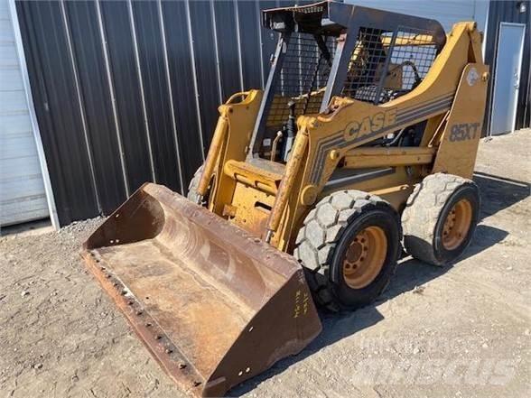 CASE 85XT Krautuvai su šoniniu pasukimu