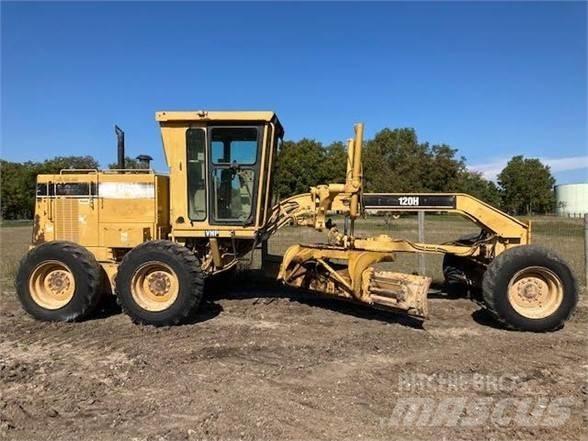 CAT 120H Greideriai