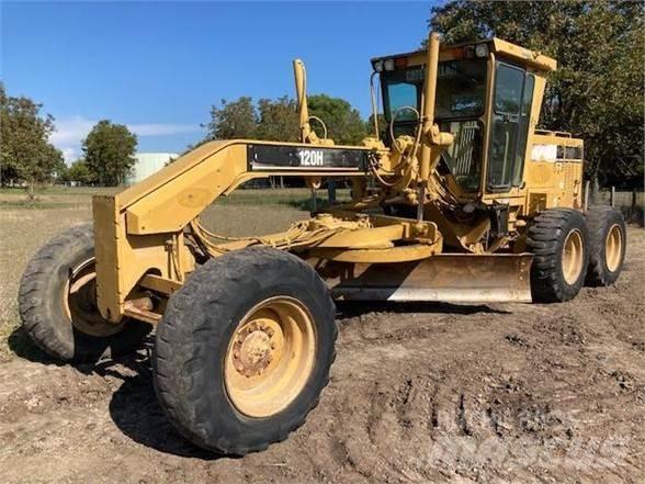 CAT 120H Greideriai