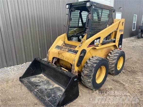 CAT 236 Krautuvai su šoniniu pasukimu