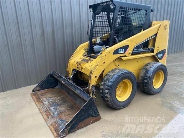 CAT 236B2 Krautuvai su šoniniu pasukimu