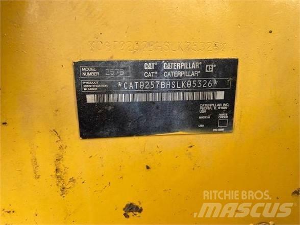 CAT 257B Krautuvai su šoniniu pasukimu
