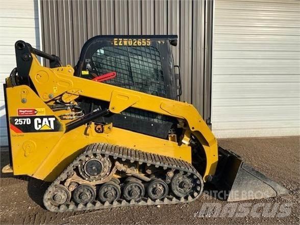 CAT 257D Krautuvai su šoniniu pasukimu