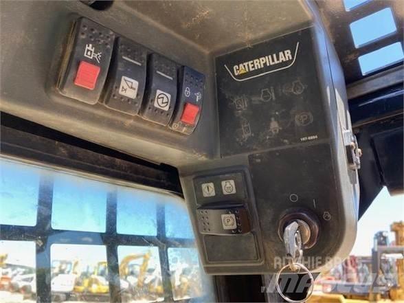 CAT 259B3 Krautuvai su šoniniu pasukimu