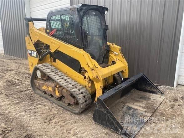 CAT 259D Krautuvai su šoniniu pasukimu