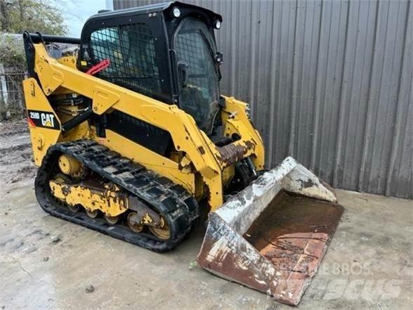 CAT 259D Krautuvai su šoniniu pasukimu