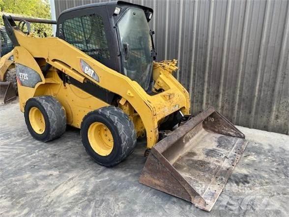CAT 272C Krautuvai su šoniniu pasukimu