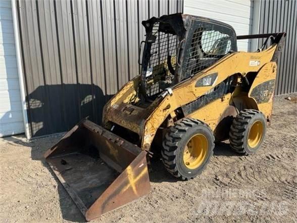 CAT 272C Krautuvai su šoniniu pasukimu