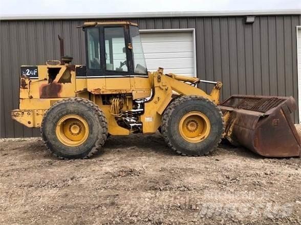 CAT 924F Naudoti ratiniai krautuvai