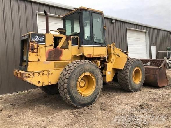CAT 924F Naudoti ratiniai krautuvai