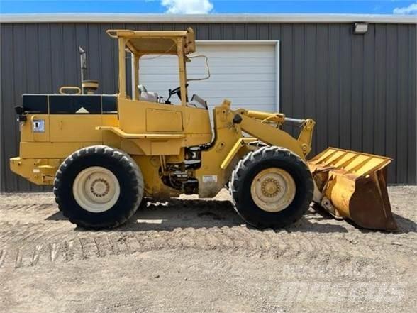 CAT 924F Naudoti ratiniai krautuvai