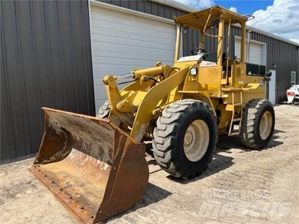 CAT 924F Naudoti ratiniai krautuvai