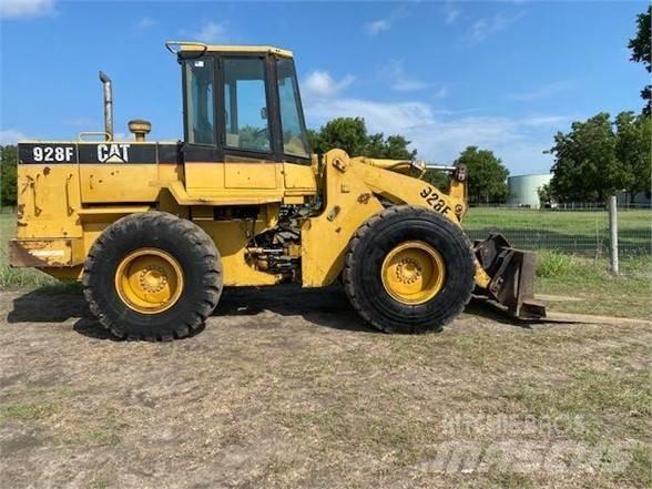 CAT 928F Naudoti ratiniai krautuvai