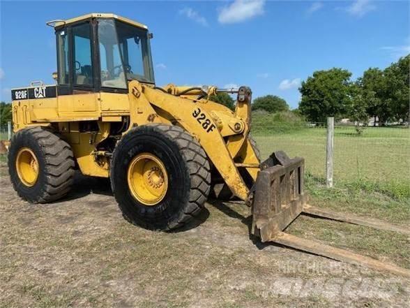CAT 928F Naudoti ratiniai krautuvai