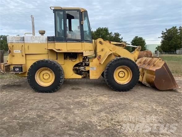 CAT 928F Naudoti ratiniai krautuvai