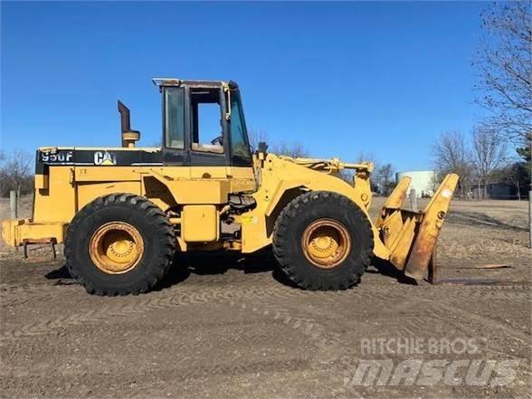 CAT 950F Naudoti ratiniai krautuvai
