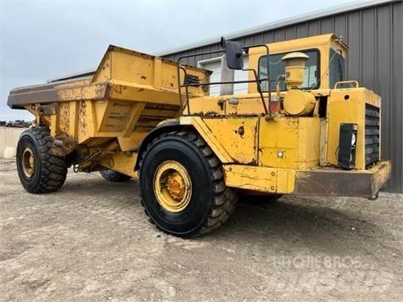 CAT D25C Karjeriniai savivarčiai