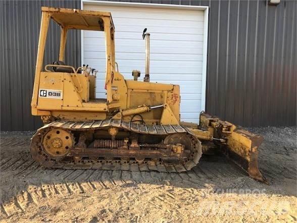 CAT D3B Vikšriniai buldozeriai