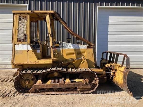 CAT D3C Vikšriniai buldozeriai