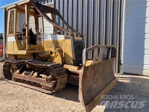 CAT D3C Vikšriniai buldozeriai