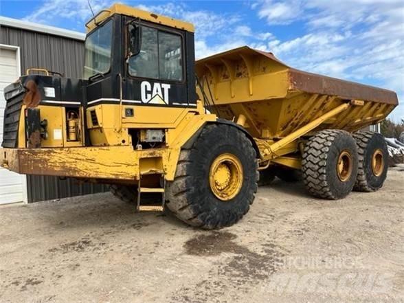 CAT D400E Karjeriniai savivarčiai