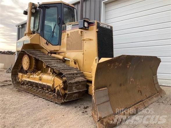CAT D5M Vikšriniai buldozeriai