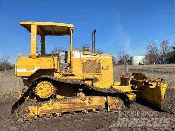 CAT D5M LGP Vikšriniai buldozeriai