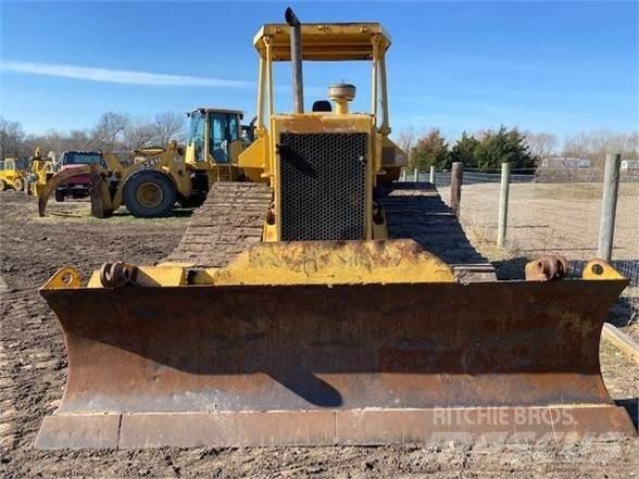 CAT D5M LGP Vikšriniai buldozeriai