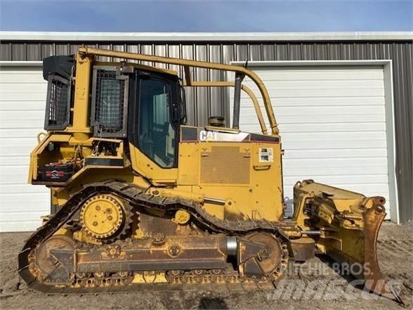 CAT D5M XL Vikšriniai buldozeriai