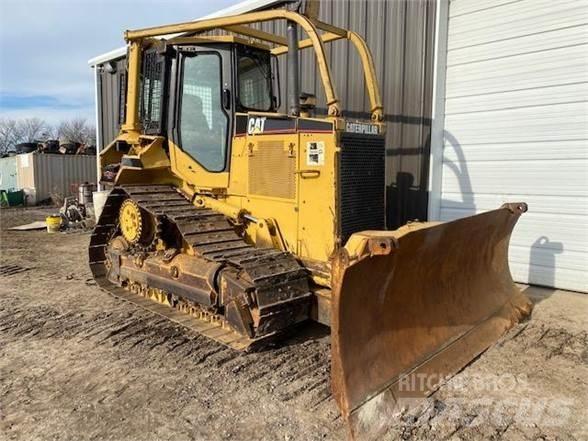 CAT D5M XL Vikšriniai buldozeriai