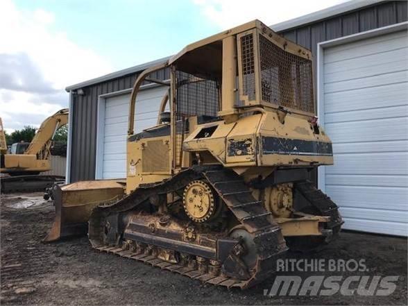 CAT D5M XL Vikšriniai buldozeriai