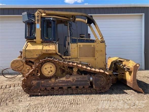 CAT D5M XL Vikšriniai buldozeriai