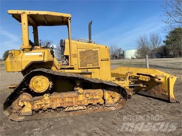 CAT D5N Vikšriniai buldozeriai