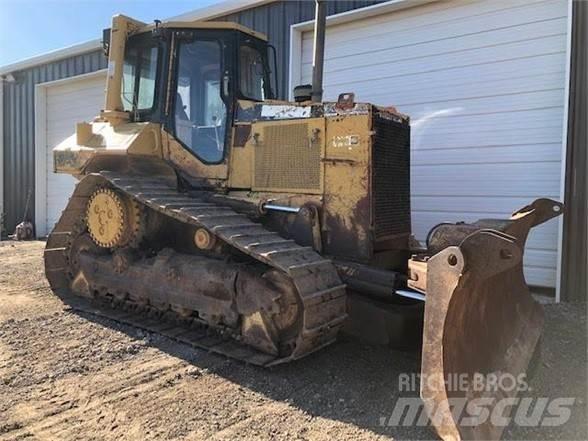 CAT D6M XL Vikšriniai buldozeriai