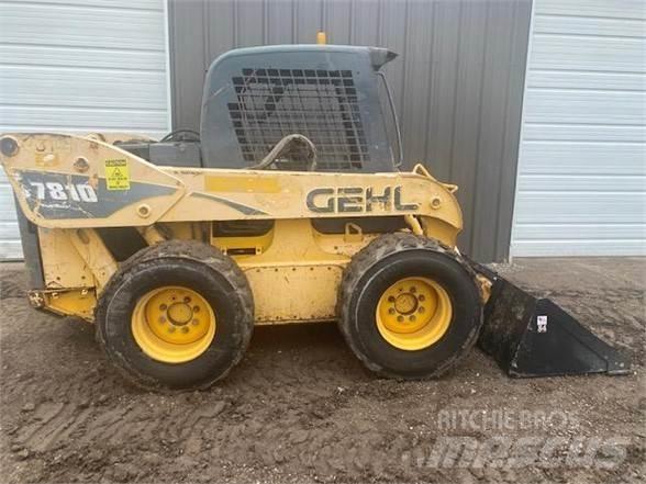 Gehl 7810 Krautuvai su šoniniu pasukimu