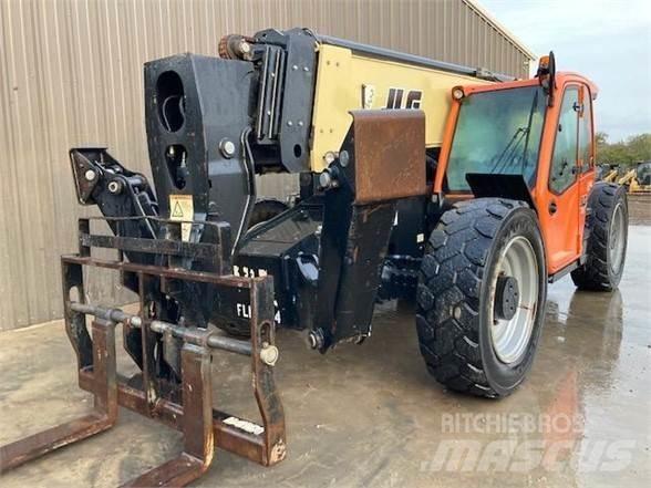 JLG 1055 Teleskopiniai krautuvai