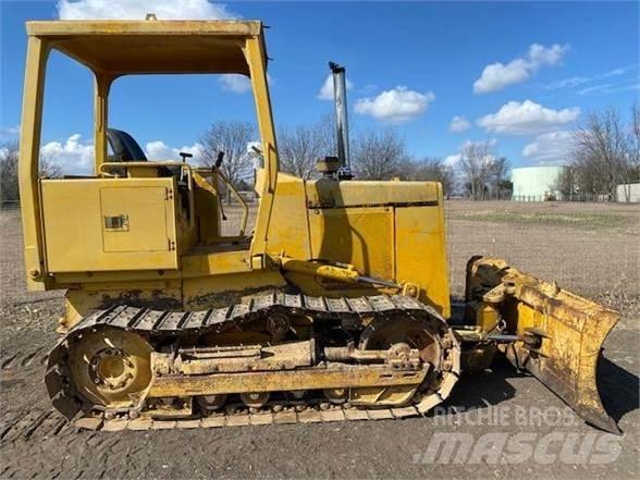 John Deere 450 Vikšriniai buldozeriai